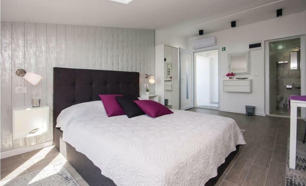 Apartmani Riva 로고즈니차 외부 사진
